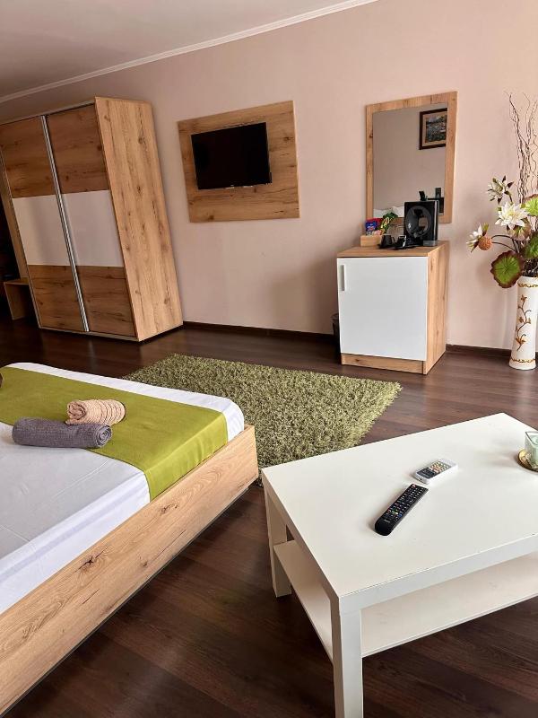 Comfort Triple Room image 3