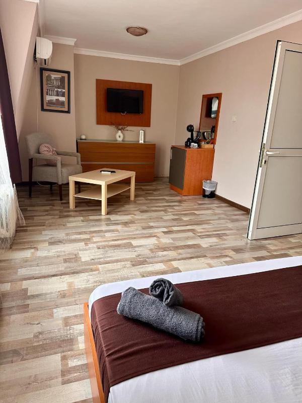 Family Room with Bathroom image 2