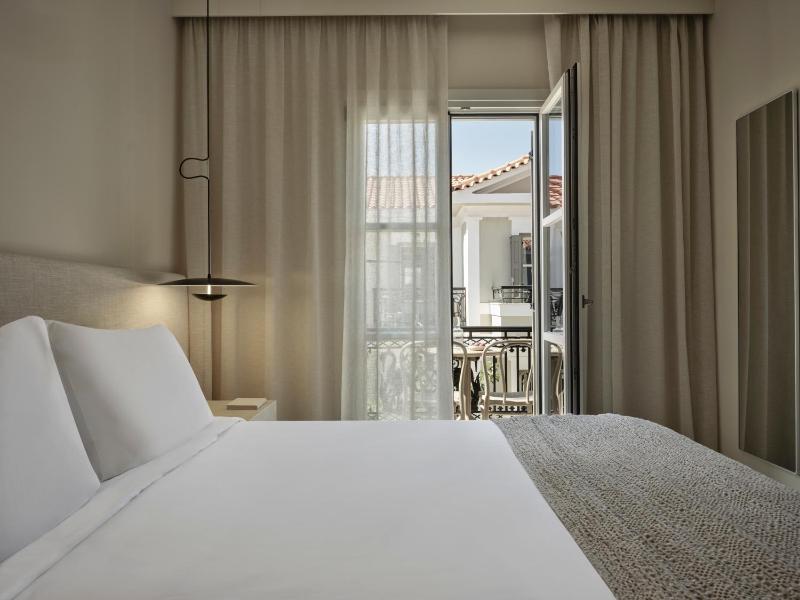 Double Room with Balcony image 1