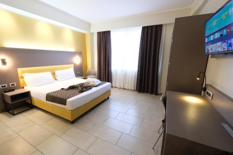 Comfort Triple Room image 4