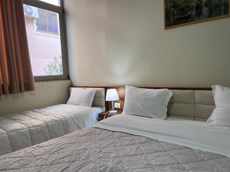 Bobi Hotel - image 9
