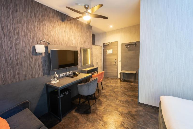 Boardingroom image 1