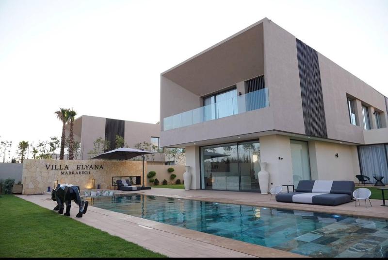 Marrakech Oasis Retreat - 5-Bedroom Villa with Private Pool - image 1