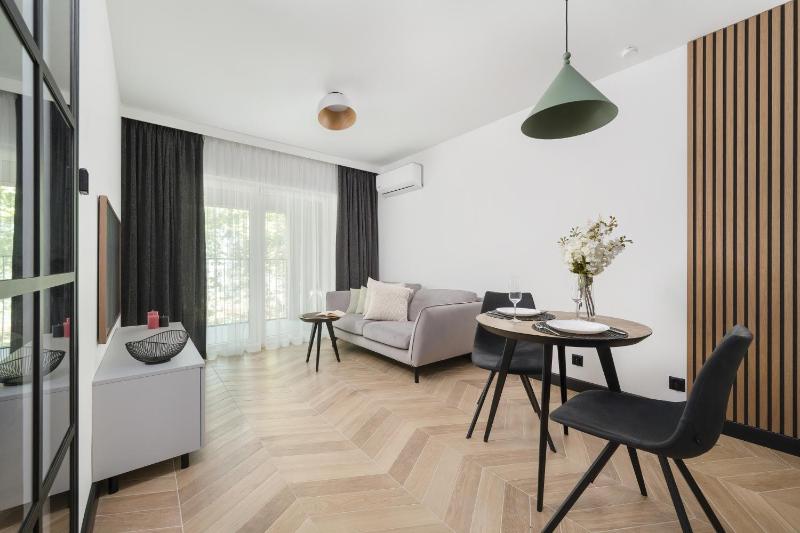 Nowoczesny Apartament z Klimatyzacją i Parkingiem by Renters Prestige - image 6