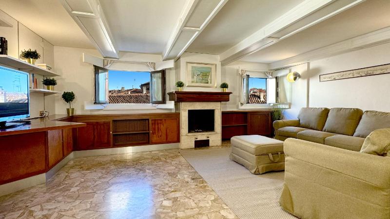 One-Bedroom Apartment with View image 1