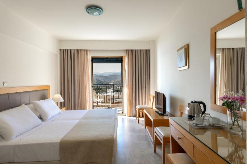 Double Room with Side Sea View image 1
