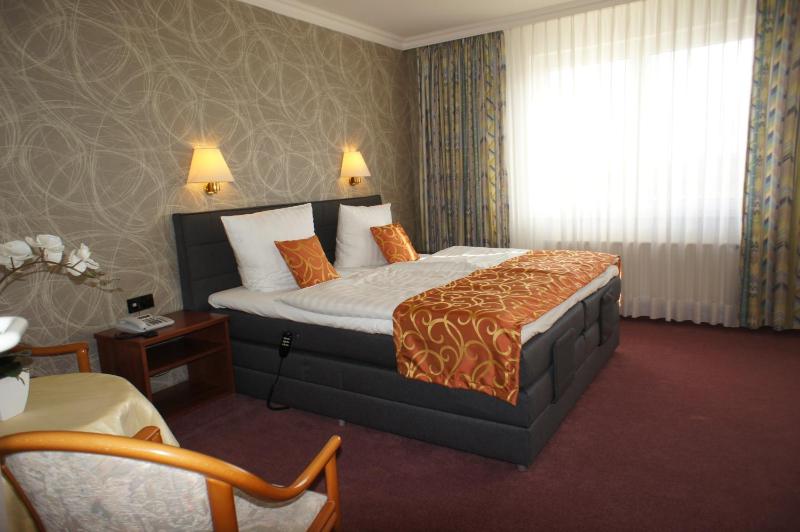 Superior Double Room image 3