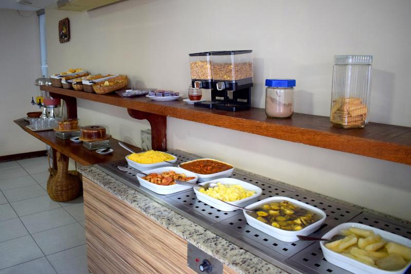 Alto da Praia Hotel - image 12