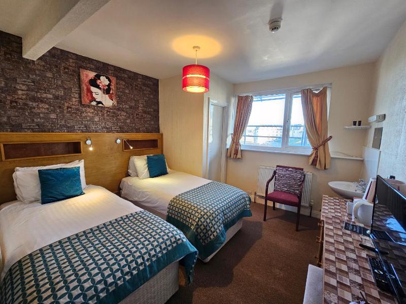 Budget Twin Room image 1
