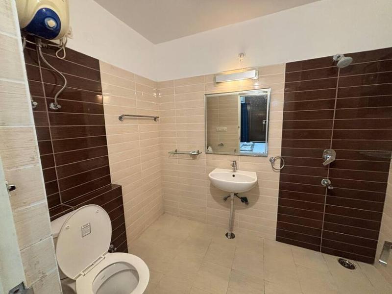 The Grand Ganga Room 2 near Sangam - image 3