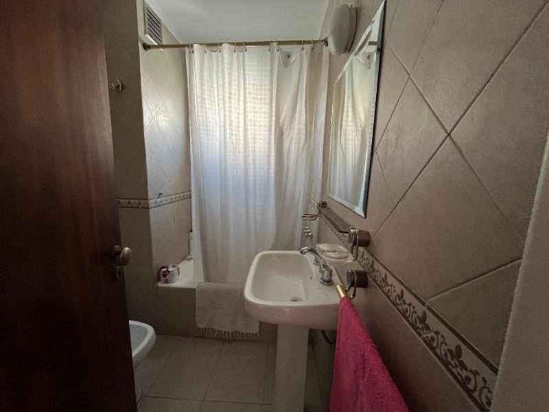 Hermoso departamento de 70 metros con balcon - image 5