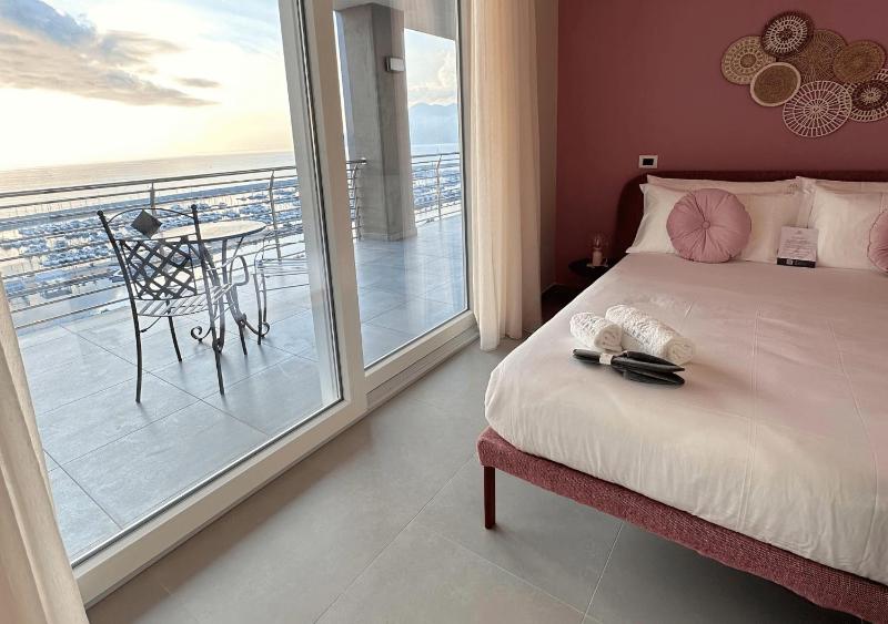 B&B Lilibeth Luxury Suites - Marina D'Arechi - image 14