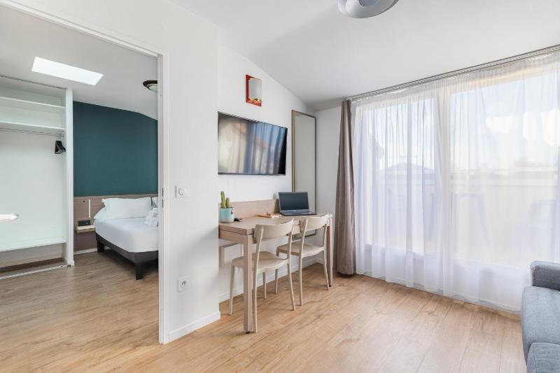Apartment image 4