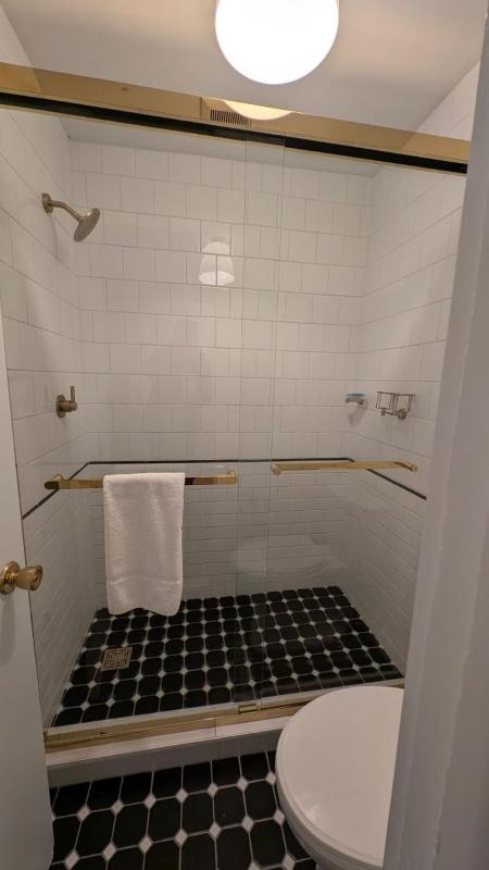 Deluxe King Room image 3