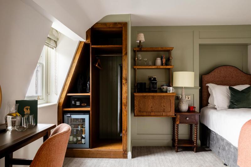 Single Room image 4