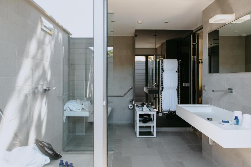 Standard Bungalow image 4