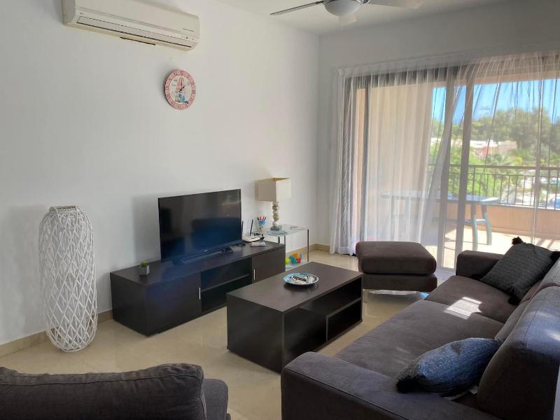 Aphrodite Gardens Modern Apartment - image 16