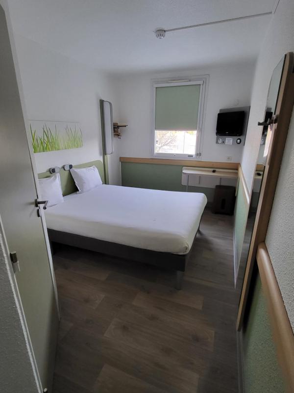 Double Room image 1