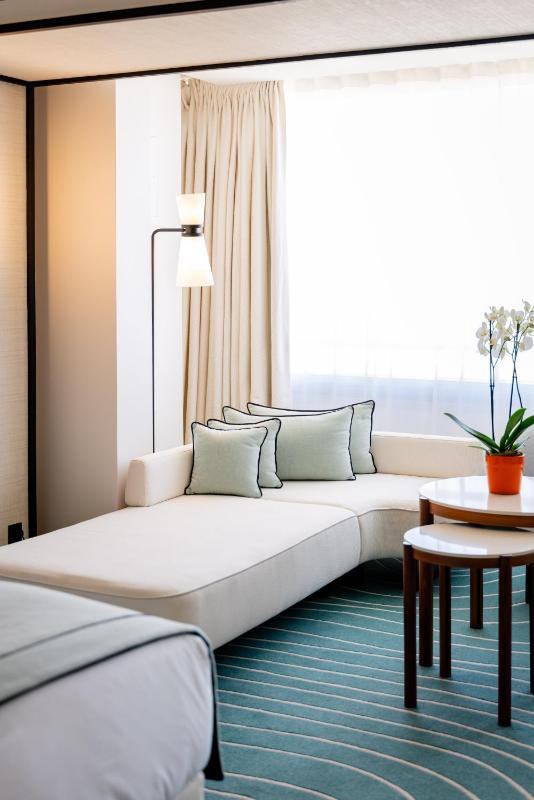 Junior Suite City View image 3