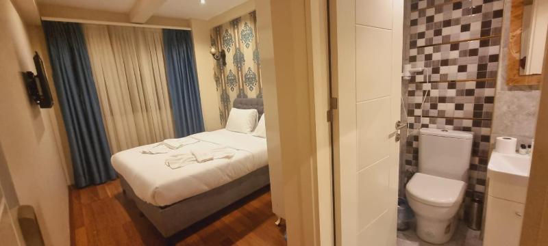 Economy Quadruple Room image 1