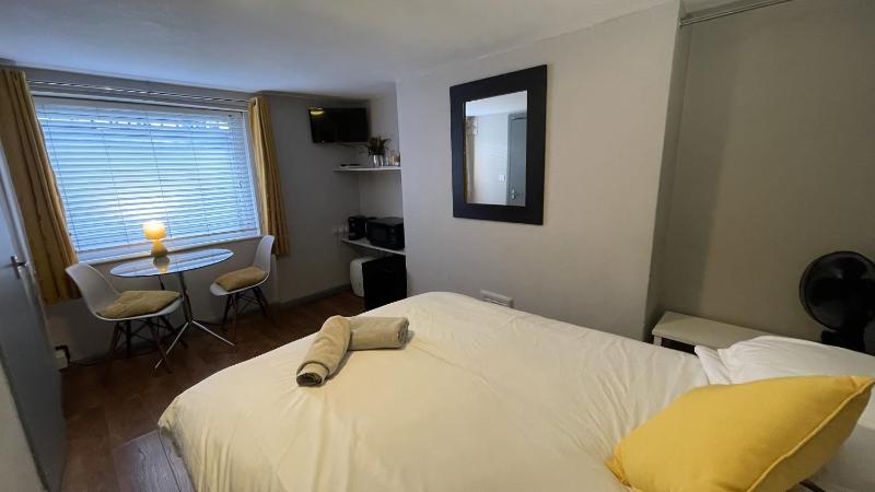 Basement Double Room - Sleeps 2  image 3