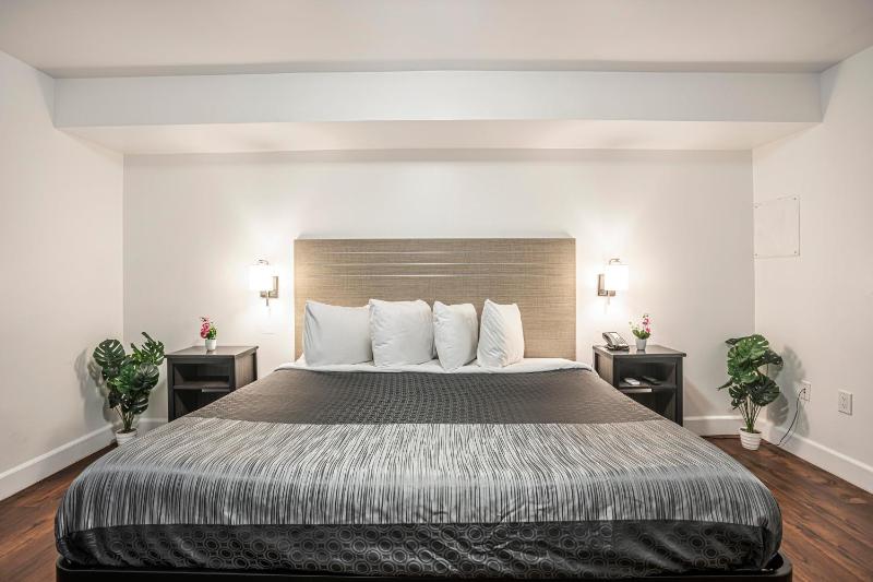 Superior King Room image 4