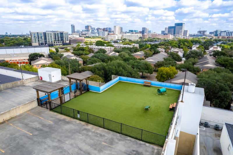Gorgeous Furnished Apartments near Texas Medical Center & NRG Stadium - image 16