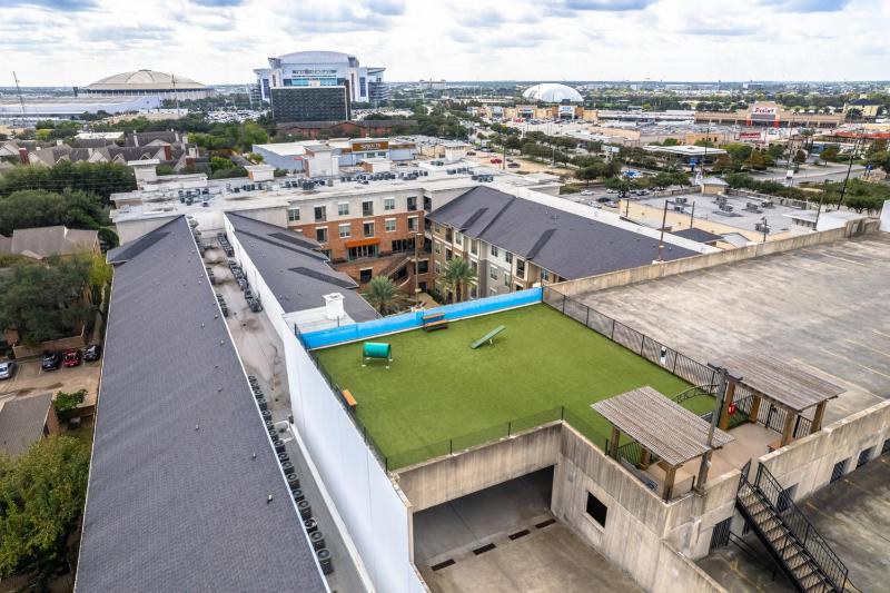 Gorgeous Furnished Apartments near Texas Medical Center & NRG Stadium - image 38