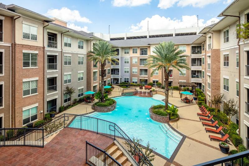 Gorgeous Furnished Apartments near Texas Medical Center & NRG Stadium - image 26