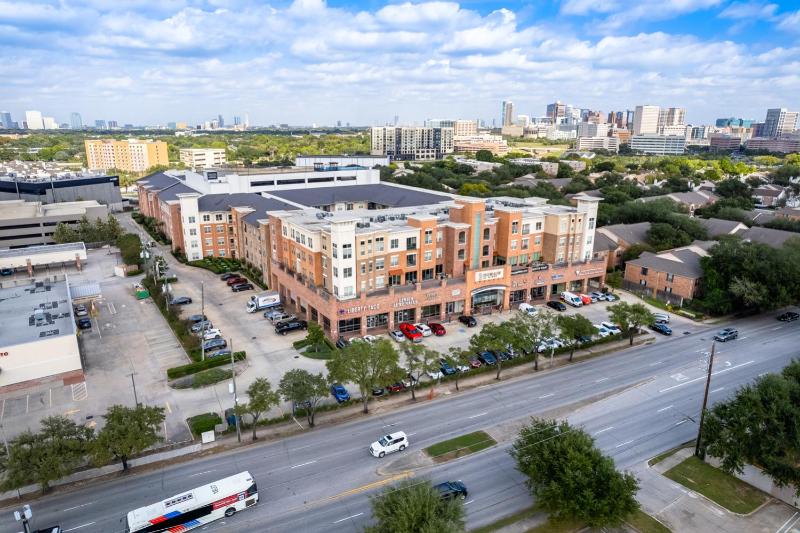 Gorgeous Furnished Apartments near Texas Medical Center & NRG Stadium - image 8