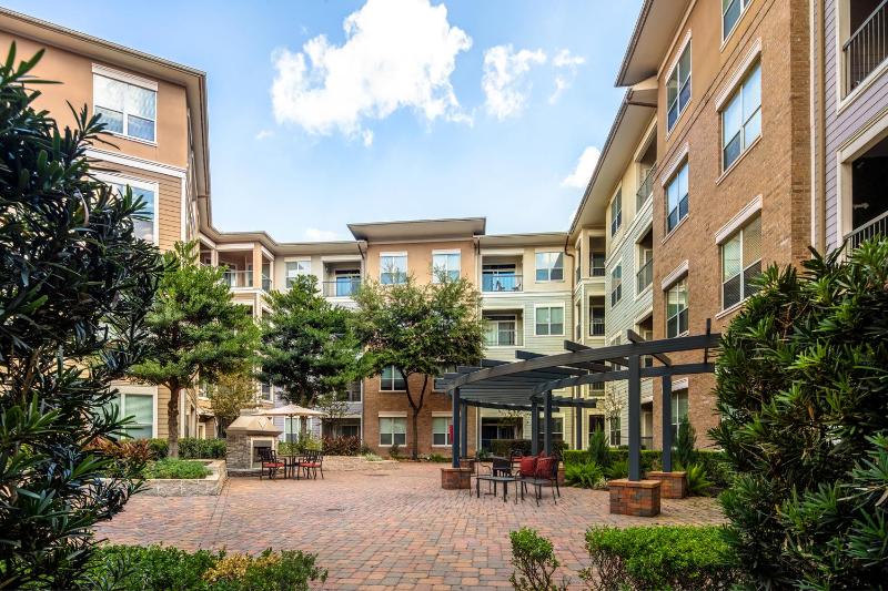 Gorgeous Furnished Apartments near Texas Medical Center & NRG Stadium - image 11