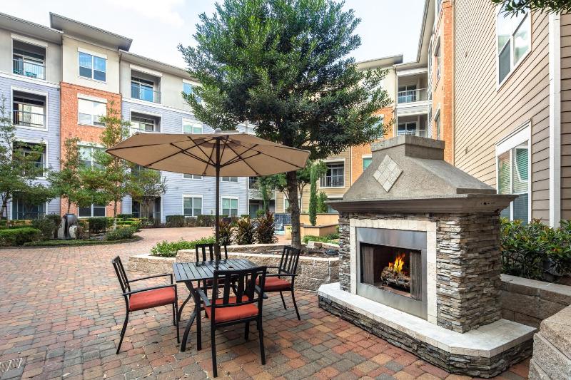 Gorgeous Furnished Apartments near Texas Medical Center & NRG Stadium - image 21
