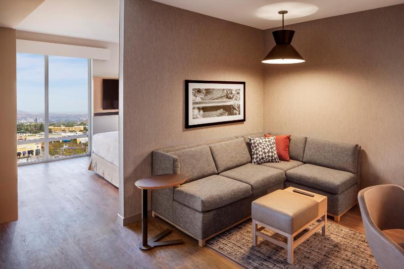 Queen Suite with Two Queen Beds with Sofa Bed and Roll-In Shower - Disability Access image 3