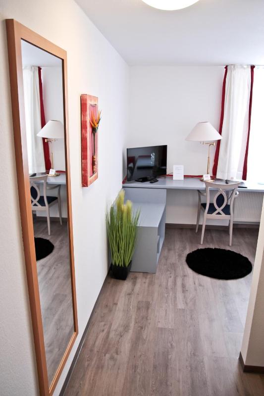 Single Room image 2