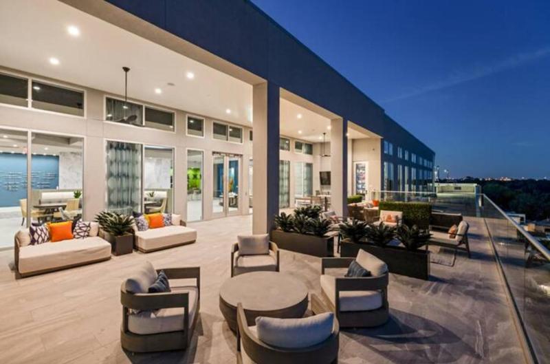 Resort-Style Apartments near The Galleria - image 2