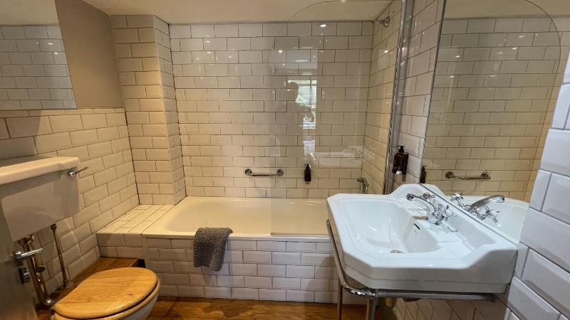 Large Triple Family Room - Sleeps 3 image 4