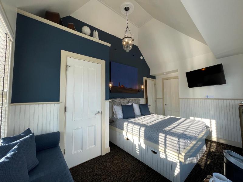 Standard Queen Room image 2
