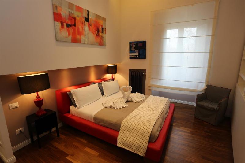 Junior Suite with Spa Bath and City View image 1