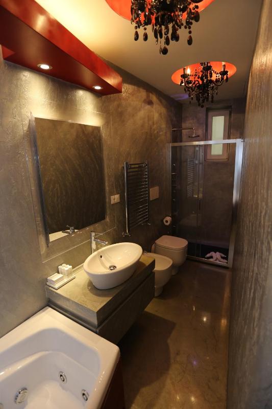 Junior Suite with Spa Bath and City View image 2