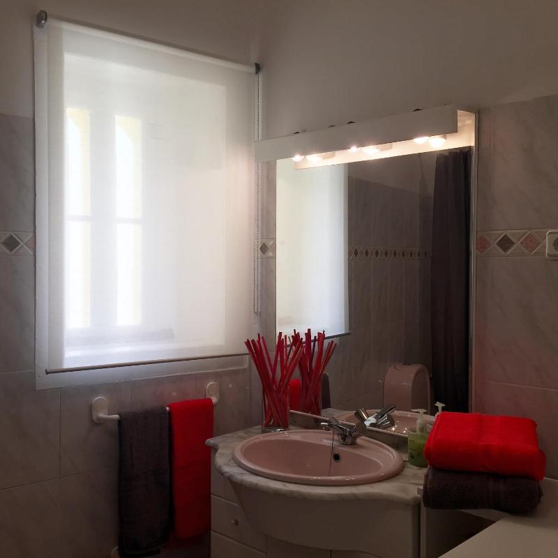 Chiado Lisbon Apartment - image 5
