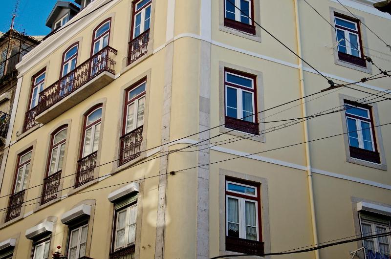 Chiado Lisbon Apartment - image 13