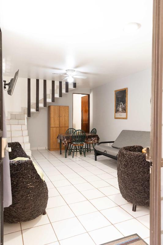 Bohemian Apartment in Oaxaca with 2 Bedrooms - image 9