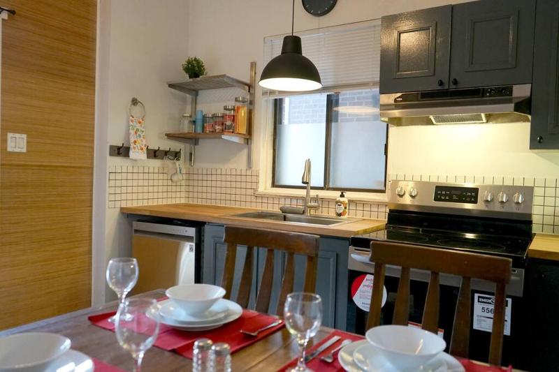 cute 2 bedroom unit ground floor downtown 32 days minimum - image 8