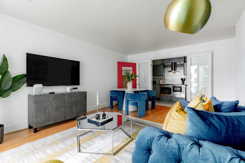 Apartment with View and Balcony image 2