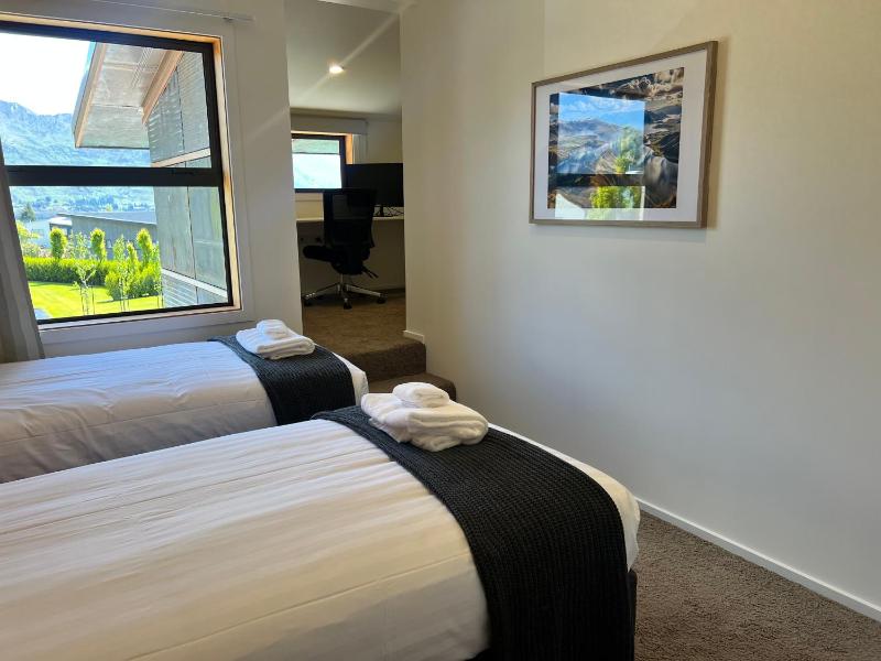 acomo at Clutha - stunning views pool & gym access - image 2