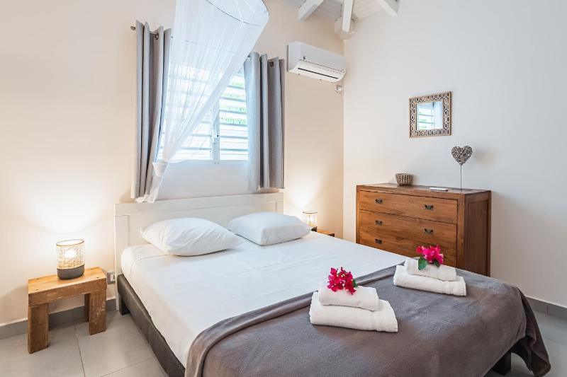 Villa Inès - Belle maison climatisée avec piscine - image 5