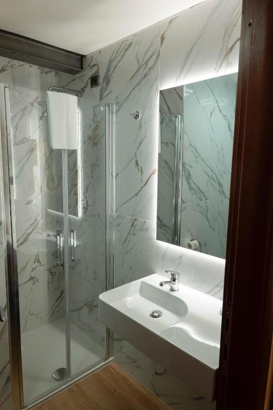 Junior Suite image 2