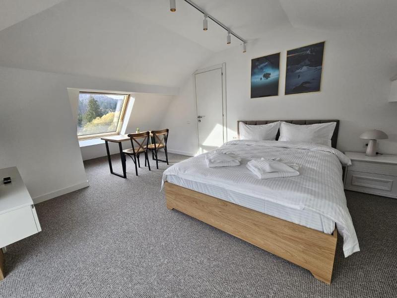 Two-Bedroom Deluxe Apartment image 1