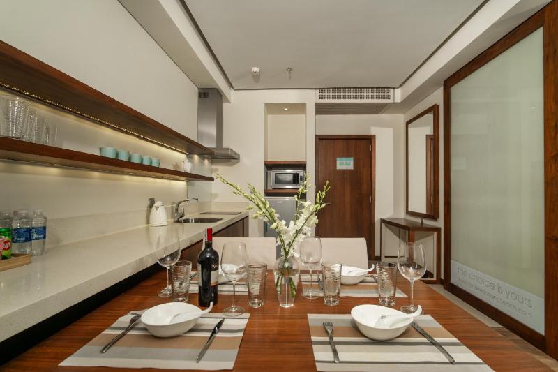 Da Nang Beachfront Apartment Balcony Infinity Pool - image 2