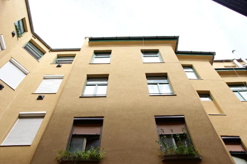 Vacation Budapest Apartment - image 6